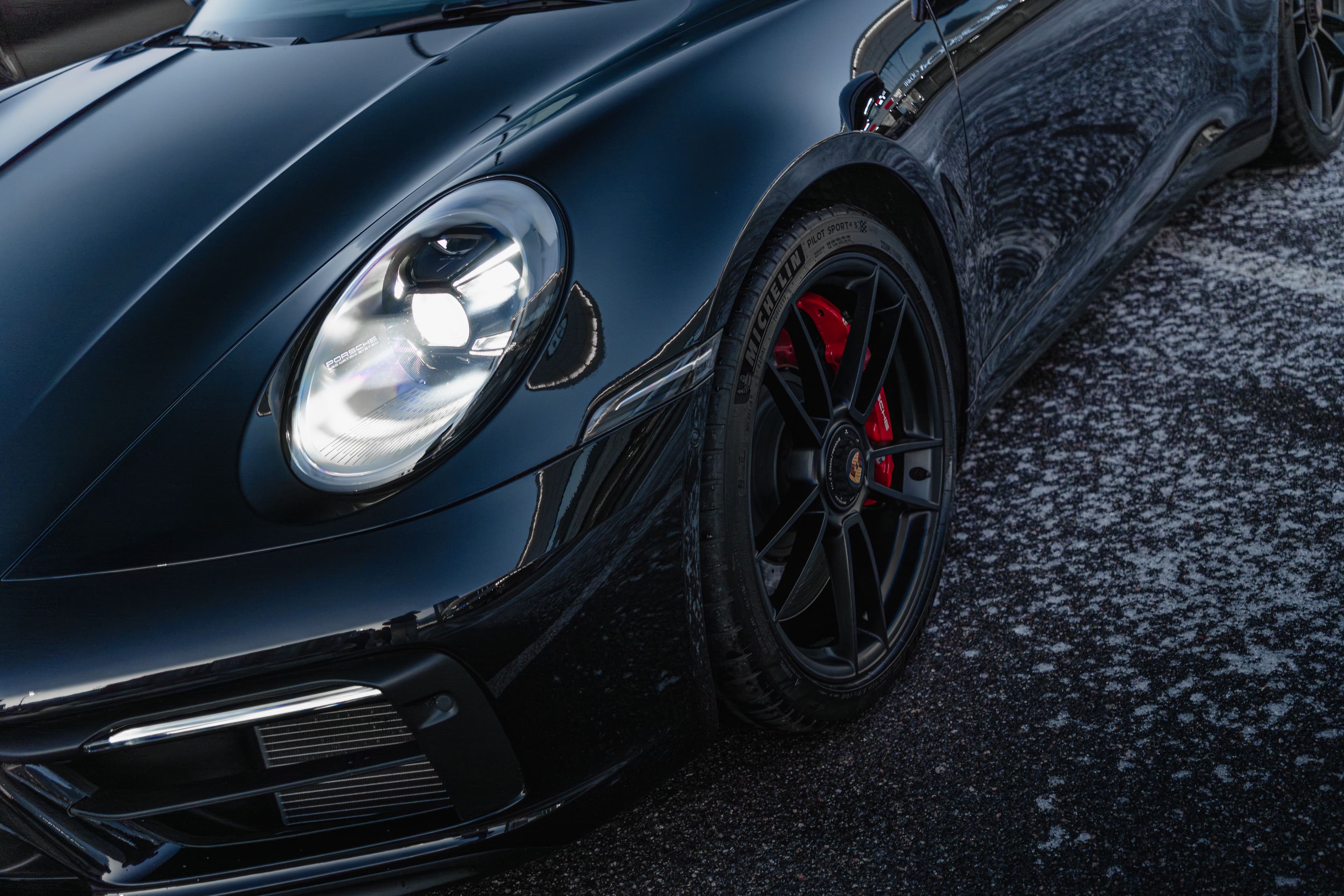 Porsche 911 Carrera  4 GTS