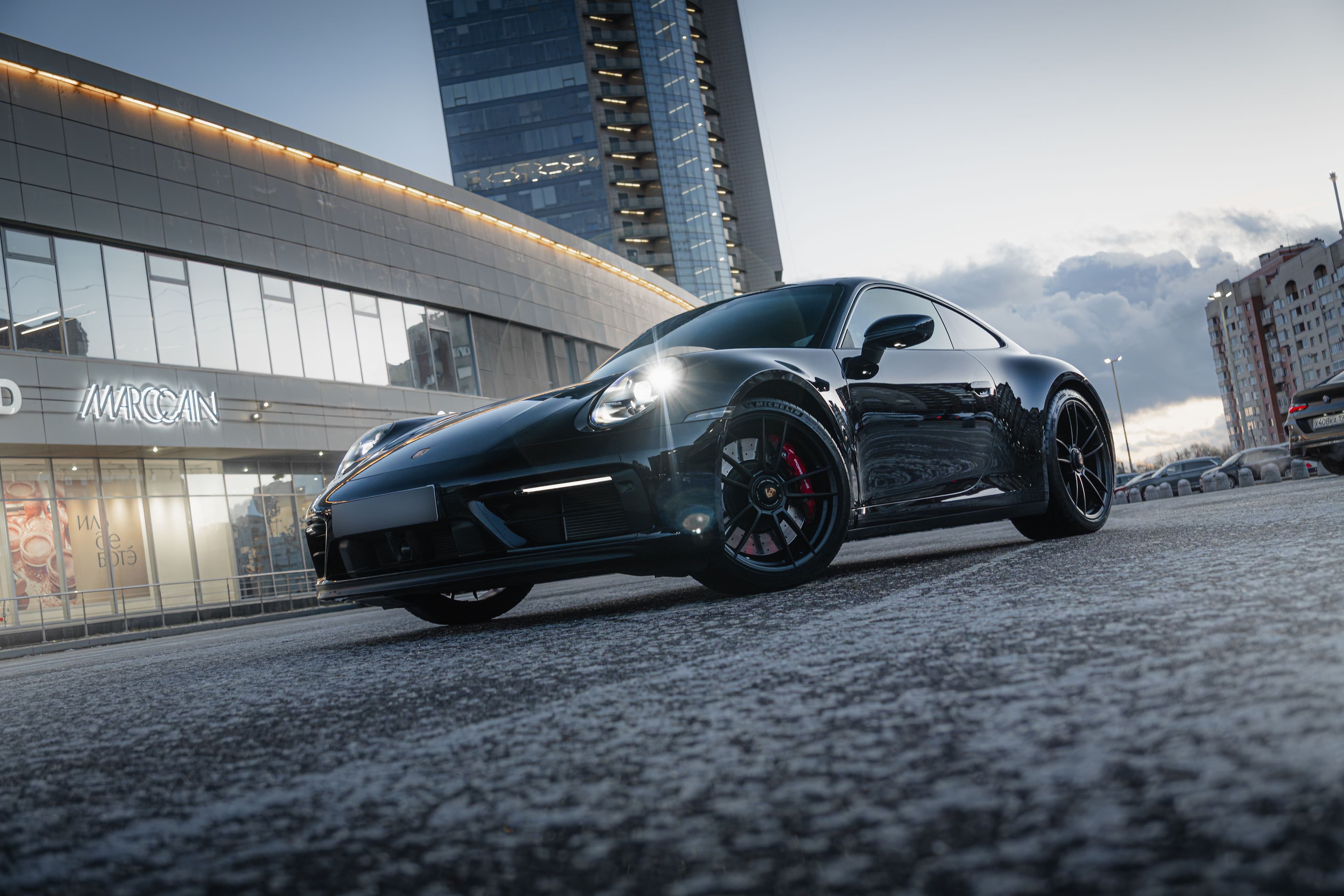 Porsche 911 Carrera  4 GTS