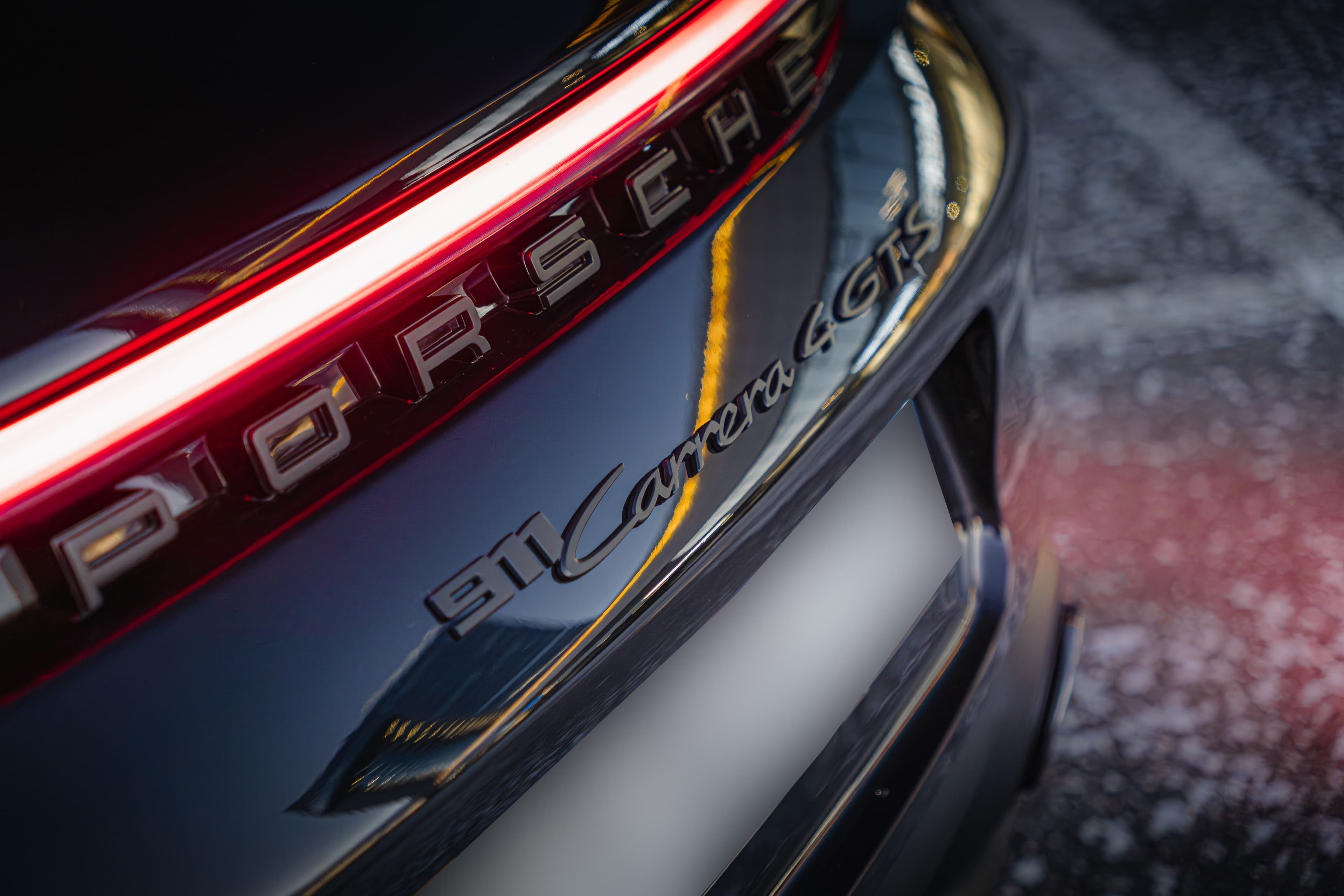 Porsche 911 Carrera  4 GTS